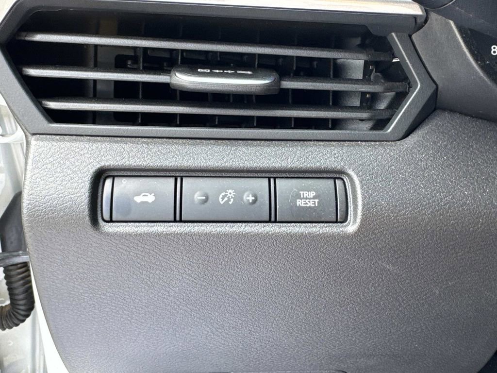 Used 2025 Nissan Altima 2.5 SV FWD image 47