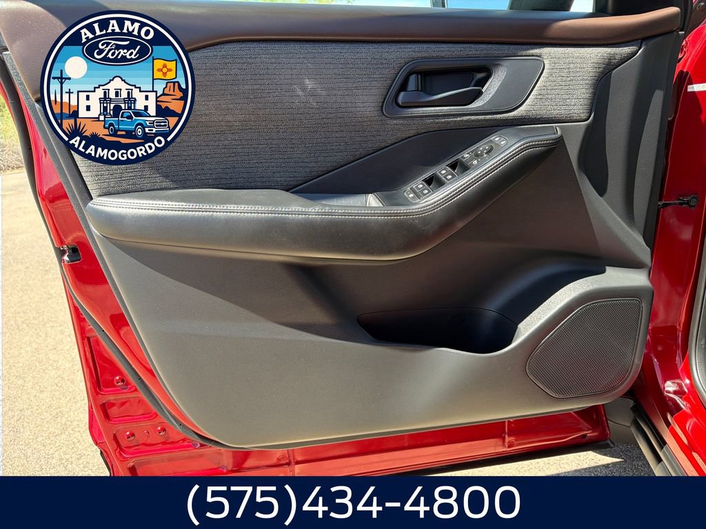 Used 2021 Nissan Rogue S AWD/4WD image 10