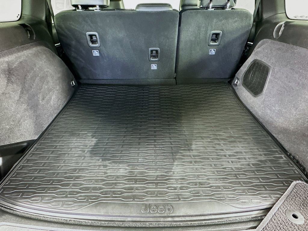 Certified 2025 Jeep Grand Cherokee Summit image 35