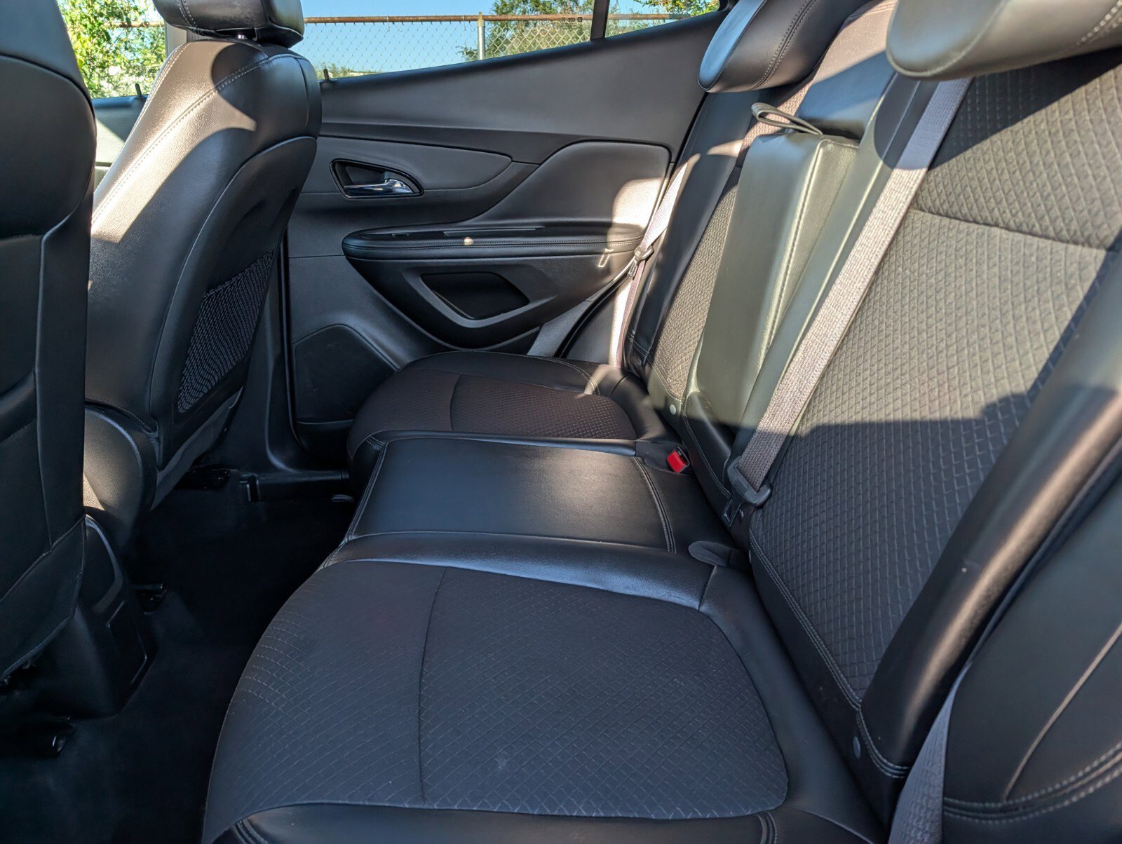 Used 2018 Buick Encore Preferred AWD/4WD image 19
