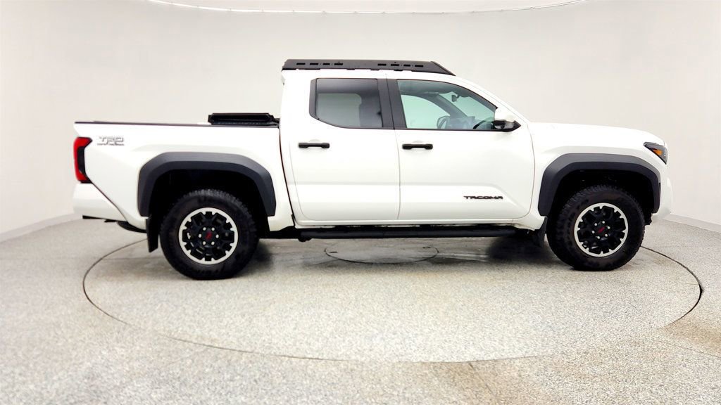 Used 2024 Toyota Tacoma TRD Off-Road w/ TRD Off Road Premium Package image 4
