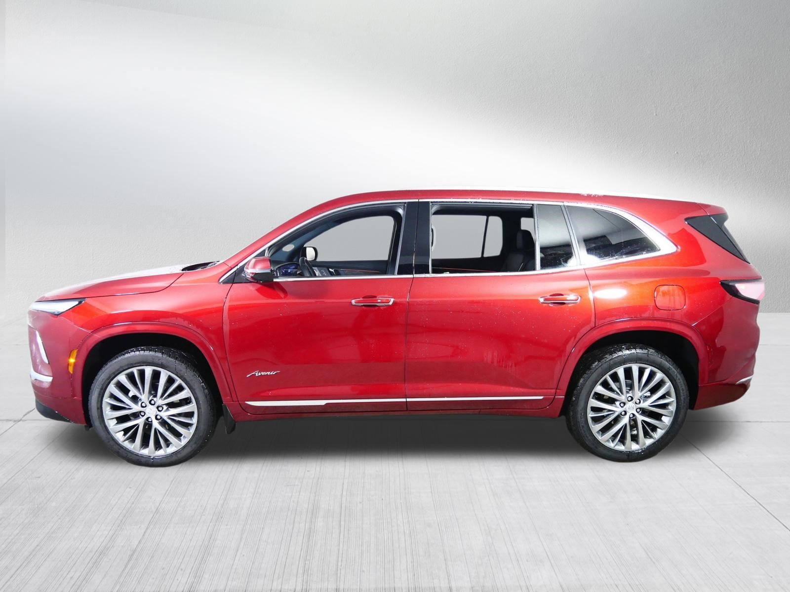 Used 2025 Buick Enclave Avenir w/ Trailering Package, 5000 lbs. image 4