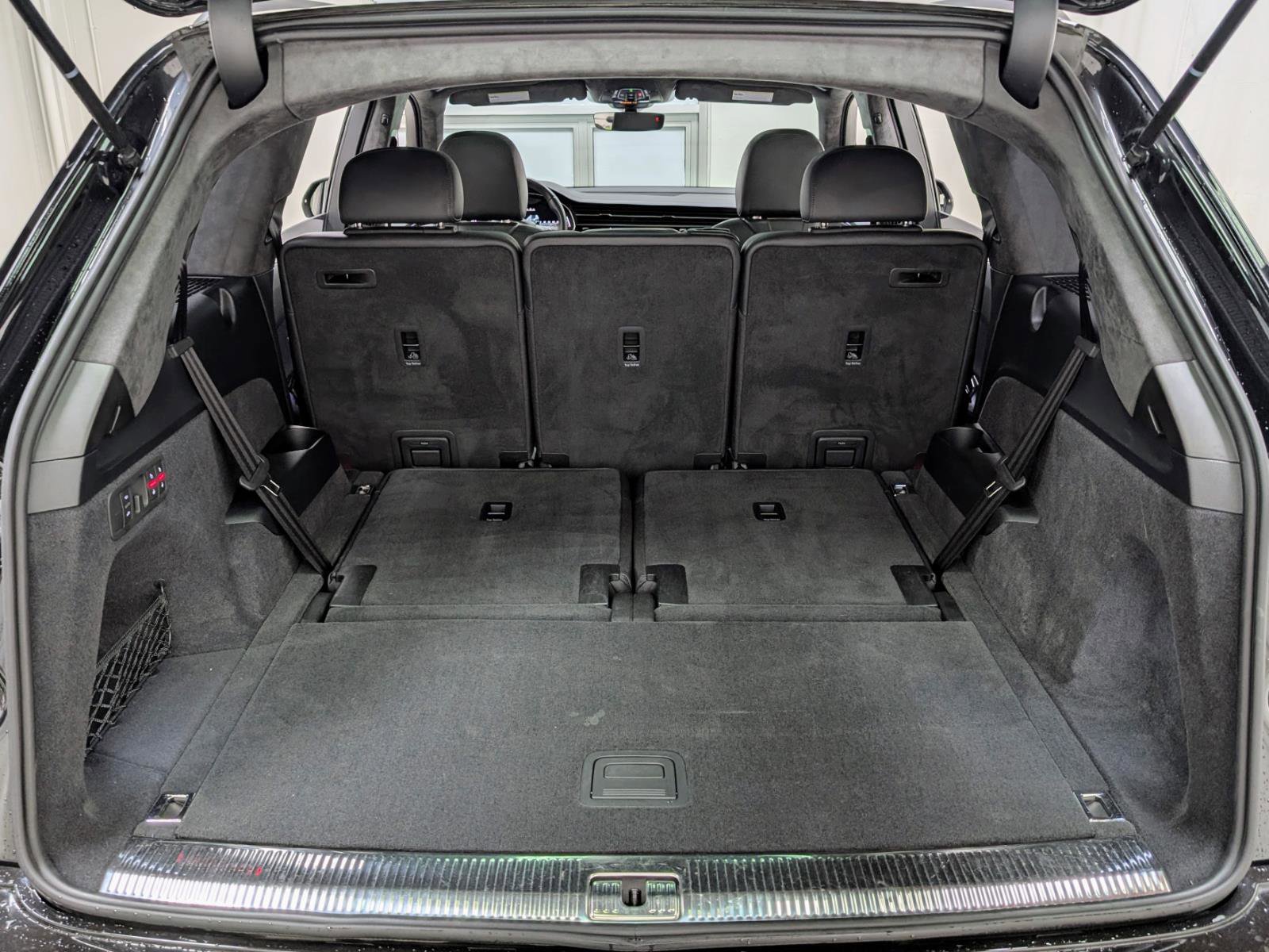 Used 2022 Audi Q7 3.0T Prestige image 24