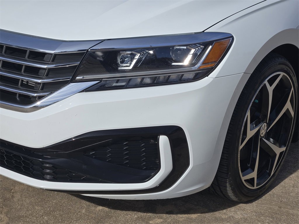 Used 2021 Volkswagen Passat 2.0T R-Line image 10