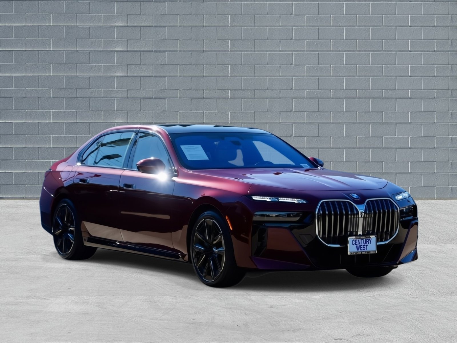 Used 2025 BMW 760i xDrive w/ Executive Package image 1