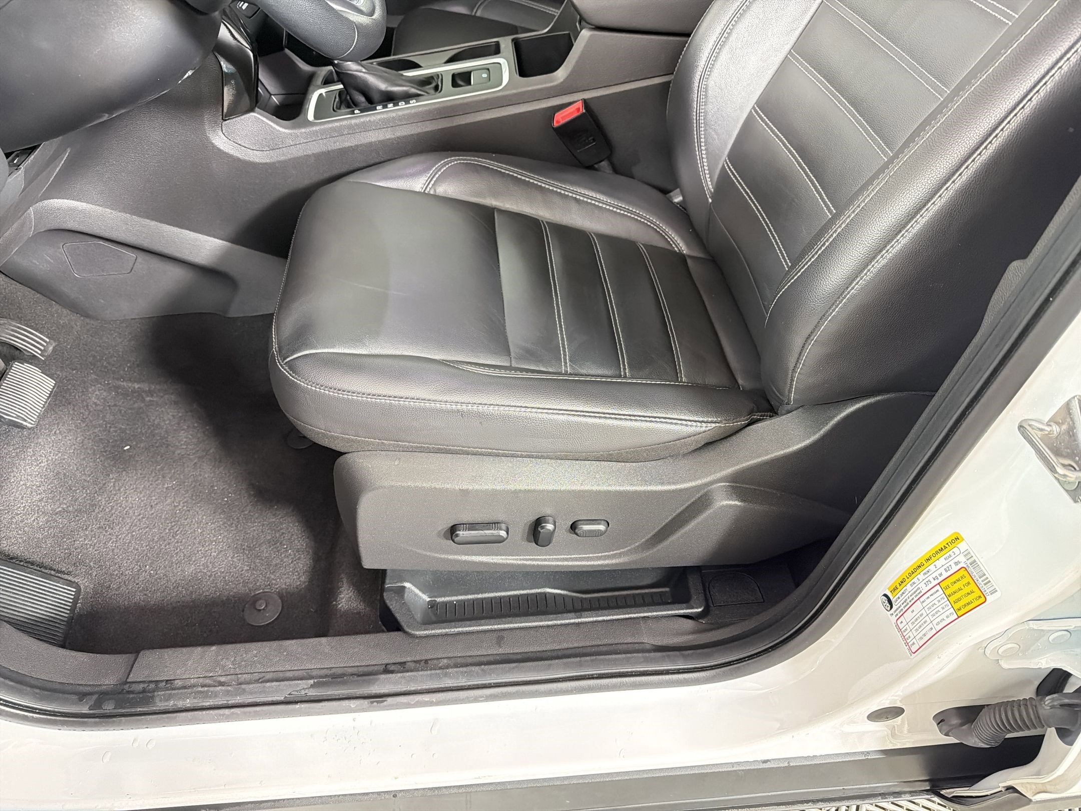 Used 2019 Ford Escape Titanium image 14