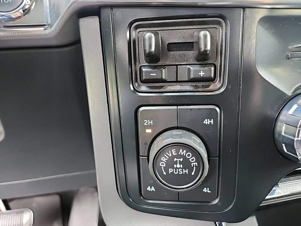 Used 2025 Ford F150 Lariat w/ Equipment Group 501A Mid AWD/4WD image 22