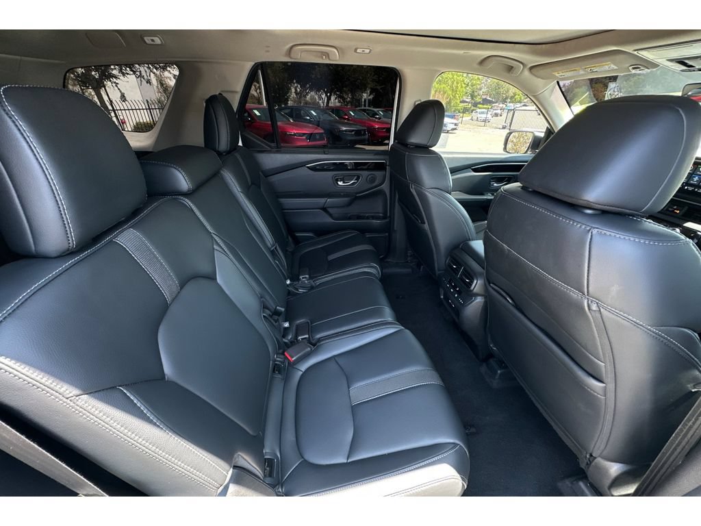 Certified 2025 Honda Pilot Touring image 19