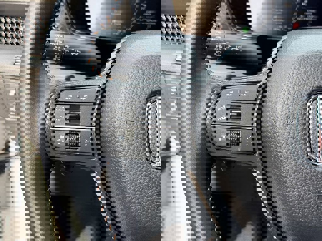 Used 2025 Honda CR-V Sport-L image 37