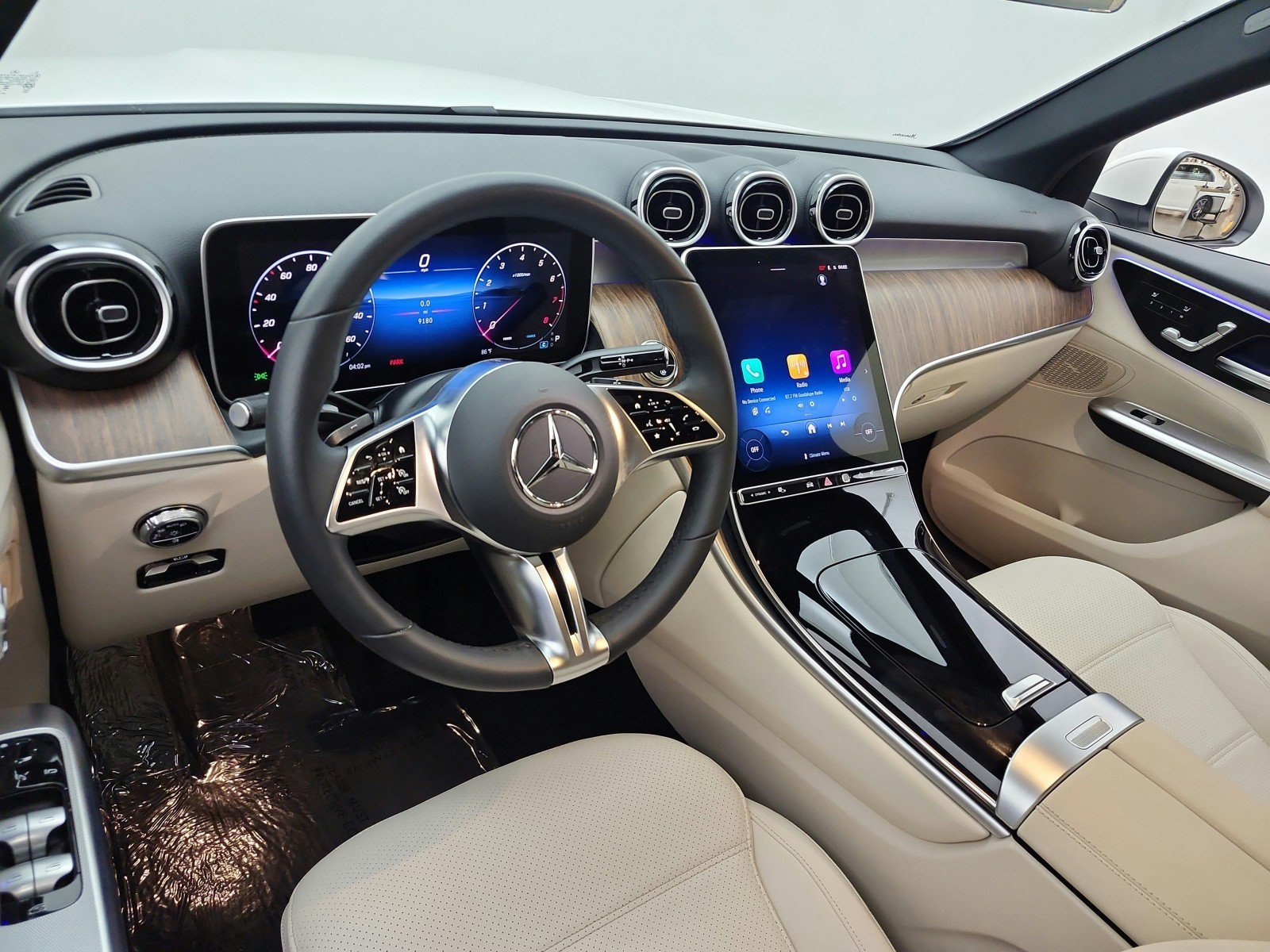 Used 2026 Mercedes-Benz GLC 300 image 14