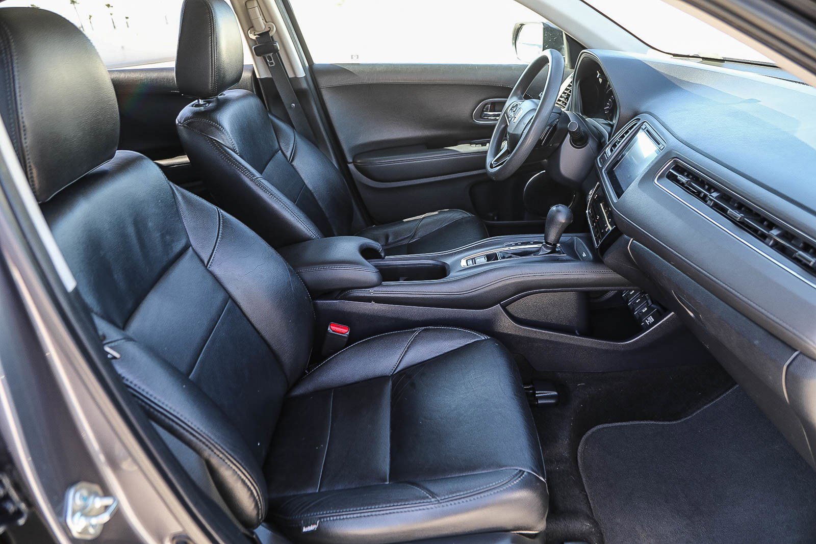 Used 2018 Honda HR-V EX image 16