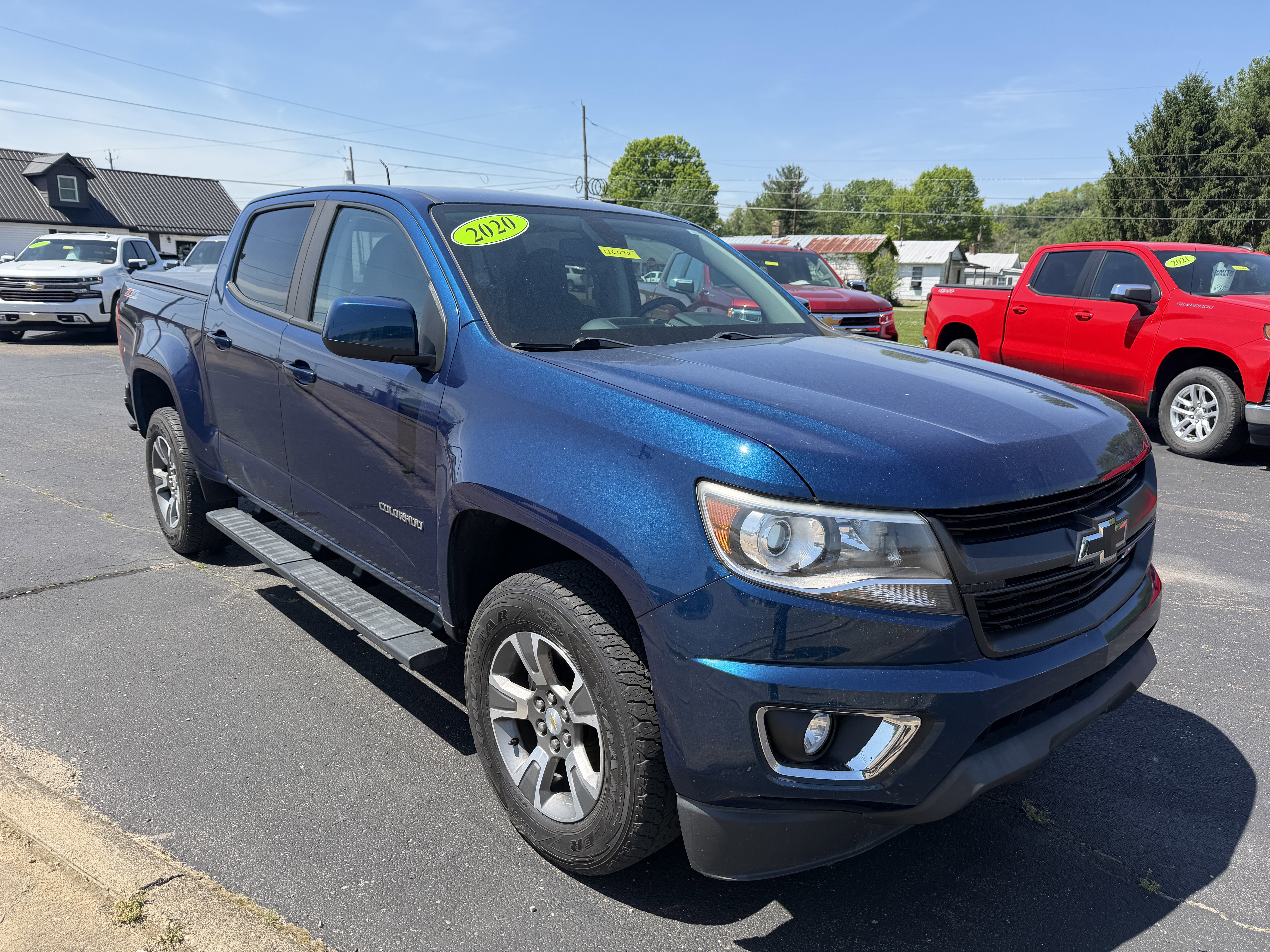Used 2020 Chevrolet Colorado Z71 AWD/4WD image 2