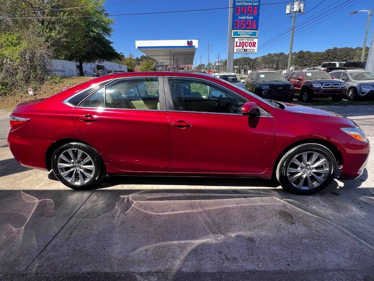 Used 2015 Toyota Camry XLE FWD image 7