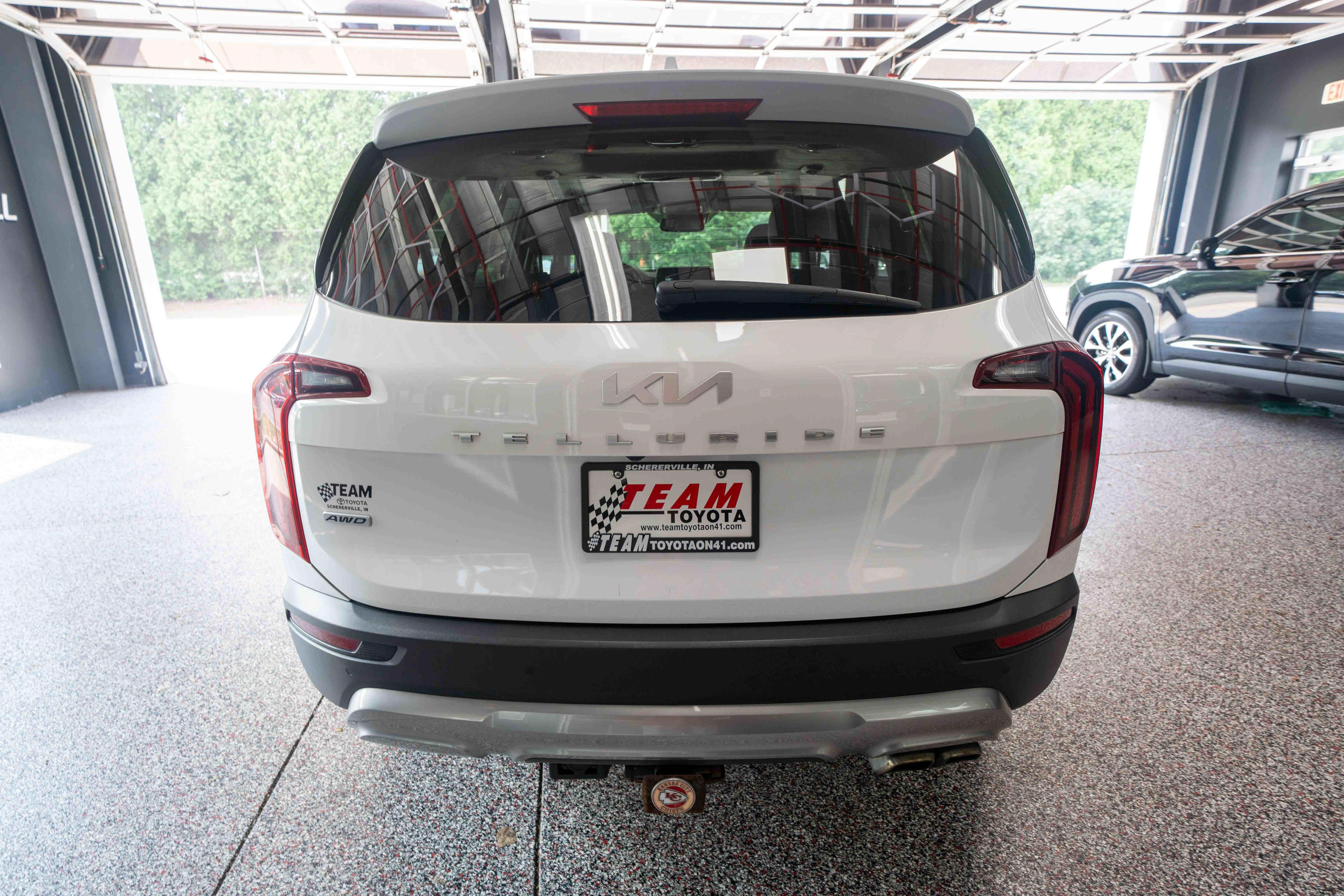 Used 2022 Kia Telluride SX w/ SX Prestige Package AWD/4WD image 3