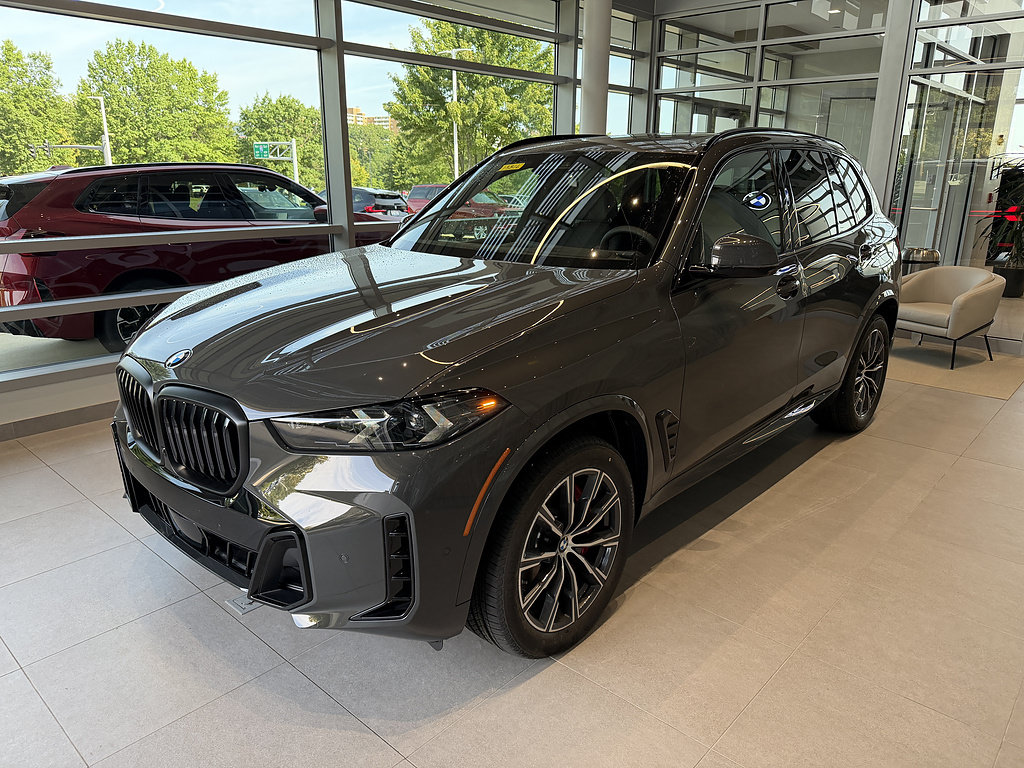 New 2026 BMW X5 xDrive40i w/ M Sport Package AWD/4WD image 3
