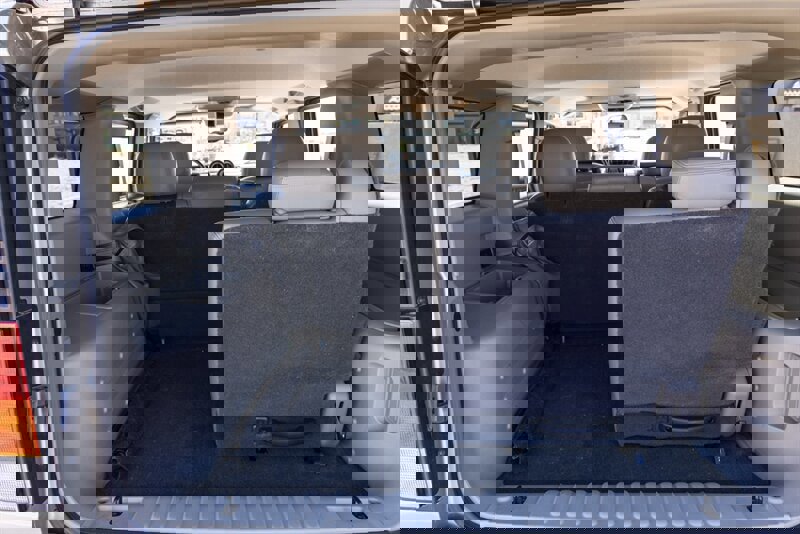 Used 2004 HUMMER H2 w/ Preferred Equipment Group image 28