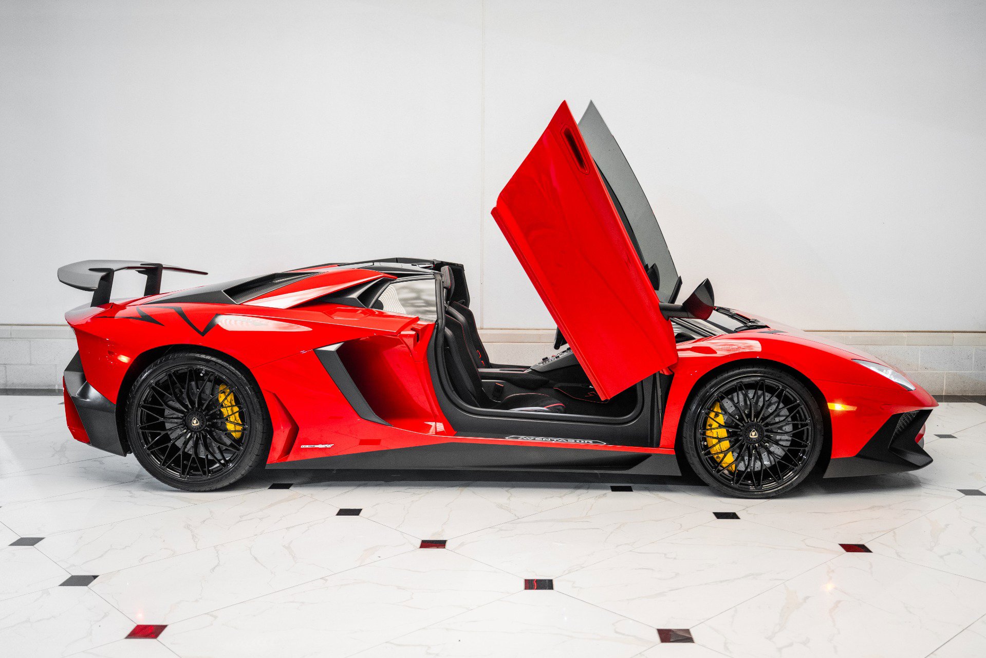 Used 2016 Lamborghini Aventador LP 750-4 Superveloce image 5
