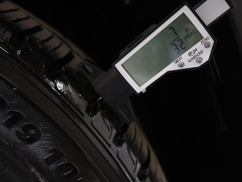 Used 2022 Toyota Corolla LE image 32