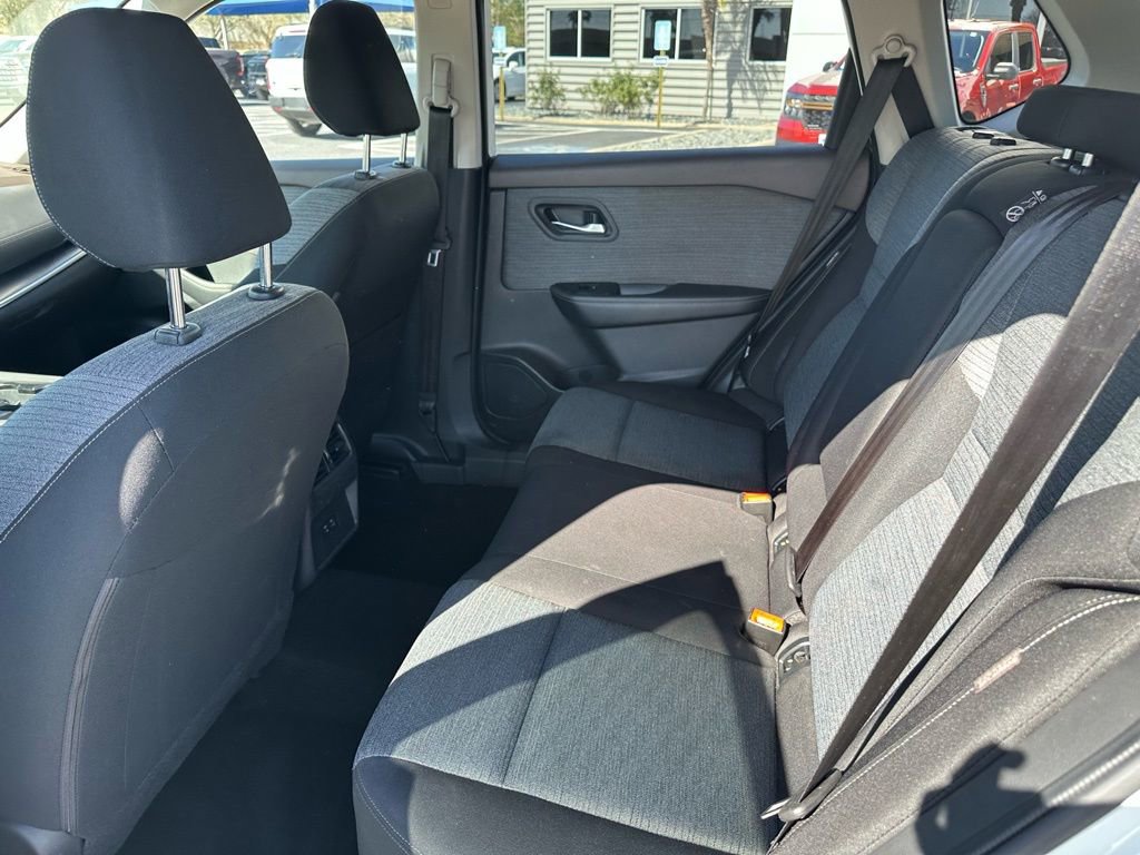 Used 2023 Nissan Rogue SV image 18