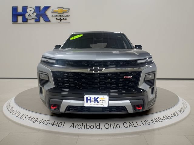 Used 2026 Chevrolet Traverse Z71 w/ LPO, Floor Liner Package AWD/4WD image 2