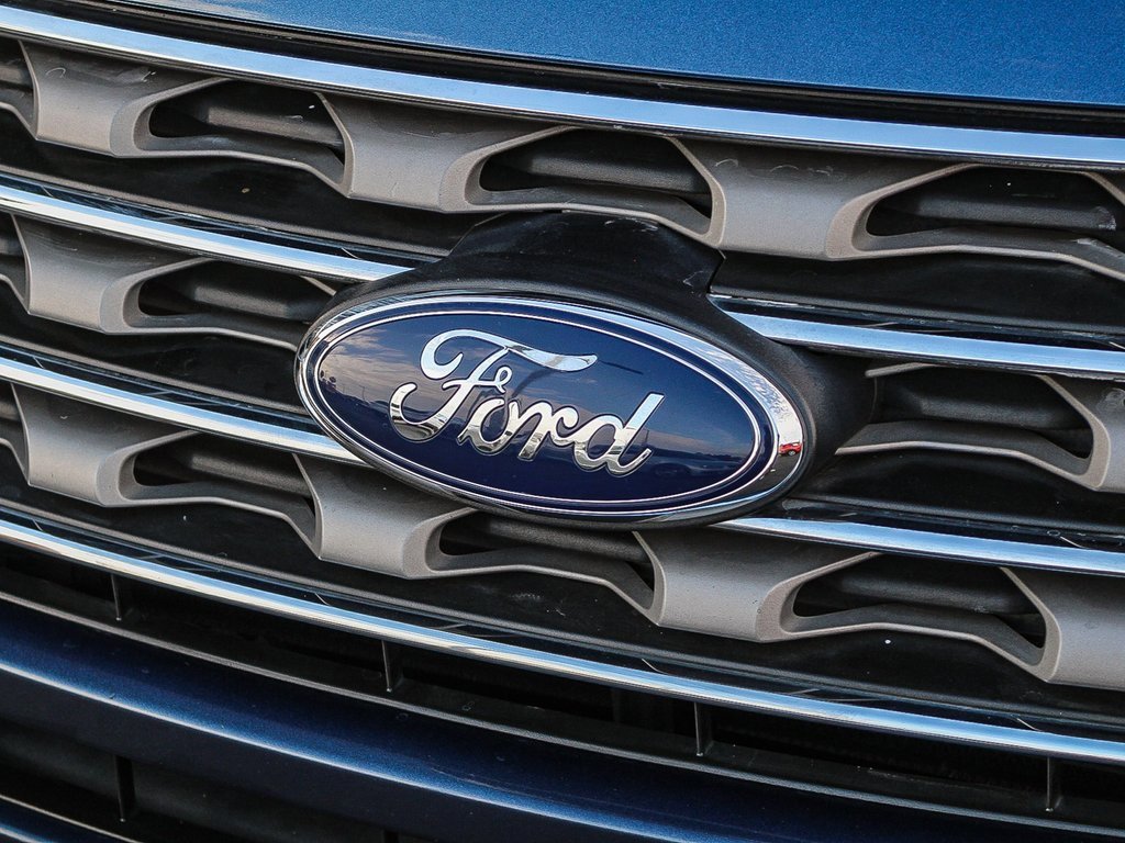 Used 2017 Ford Explorer XLT w/ Equipment Group 202A image 6