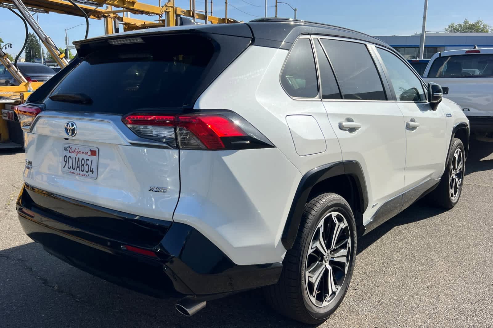 Used 2022 Toyota RAV4 XSE AWD/4WD image 4