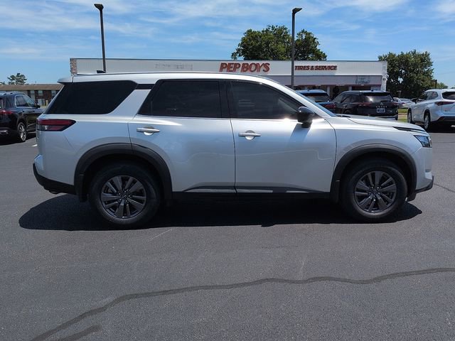Used 2023 Nissan Pathfinder S AWD/4WD image 8