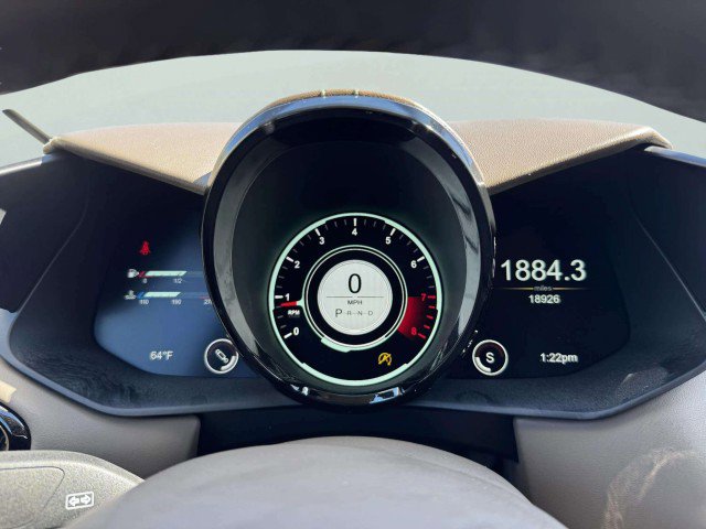 Used 2022 Aston Martin V8 Vantage Roadster image 25