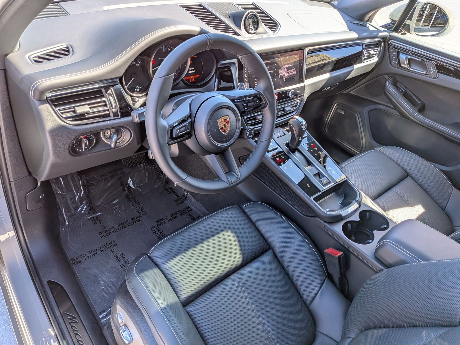 New 2026 Porsche Macan Turbo image 4