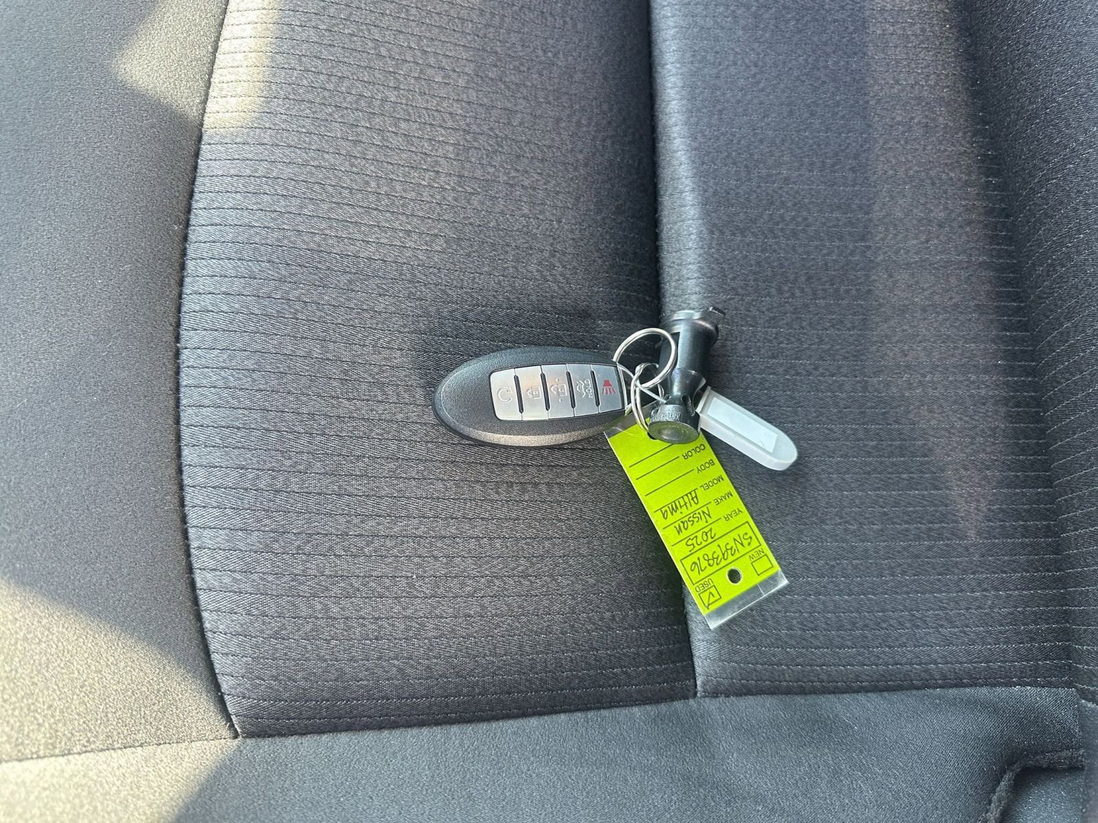 Used 2025 Nissan Altima 2.5 SV FWD image 24