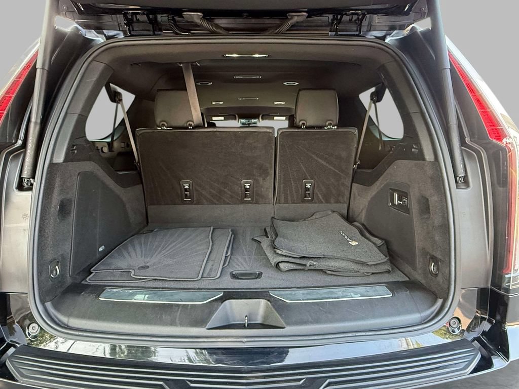 Used 2023 Cadillac Escalade ESV Luxury AWD/4WD image 18