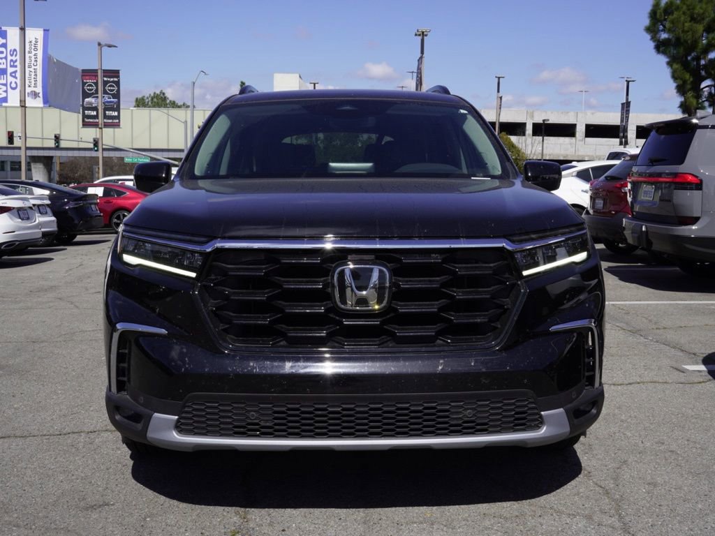 Used 2025 Honda Pilot Touring image 6