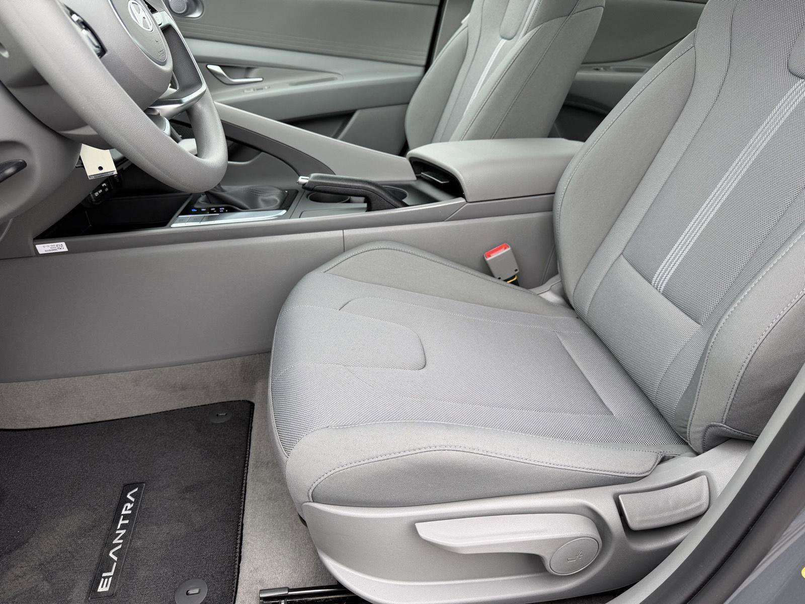 New 2026 Hyundai Elantra SE FWD image 10