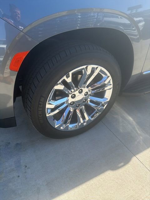 Used 2021 GMC Yukon Denali image 2