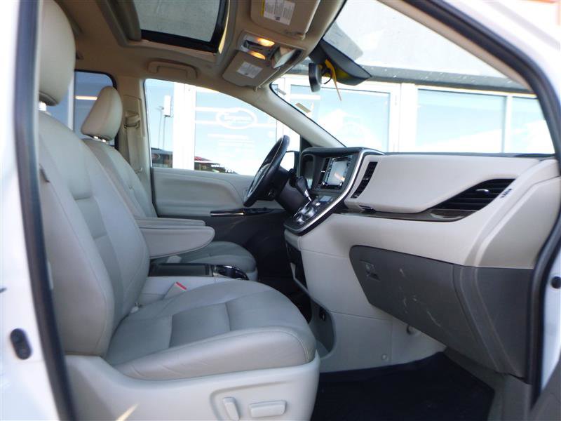 Used 2020 Toyota Sienna XLE Premium AWD/4WD image 10