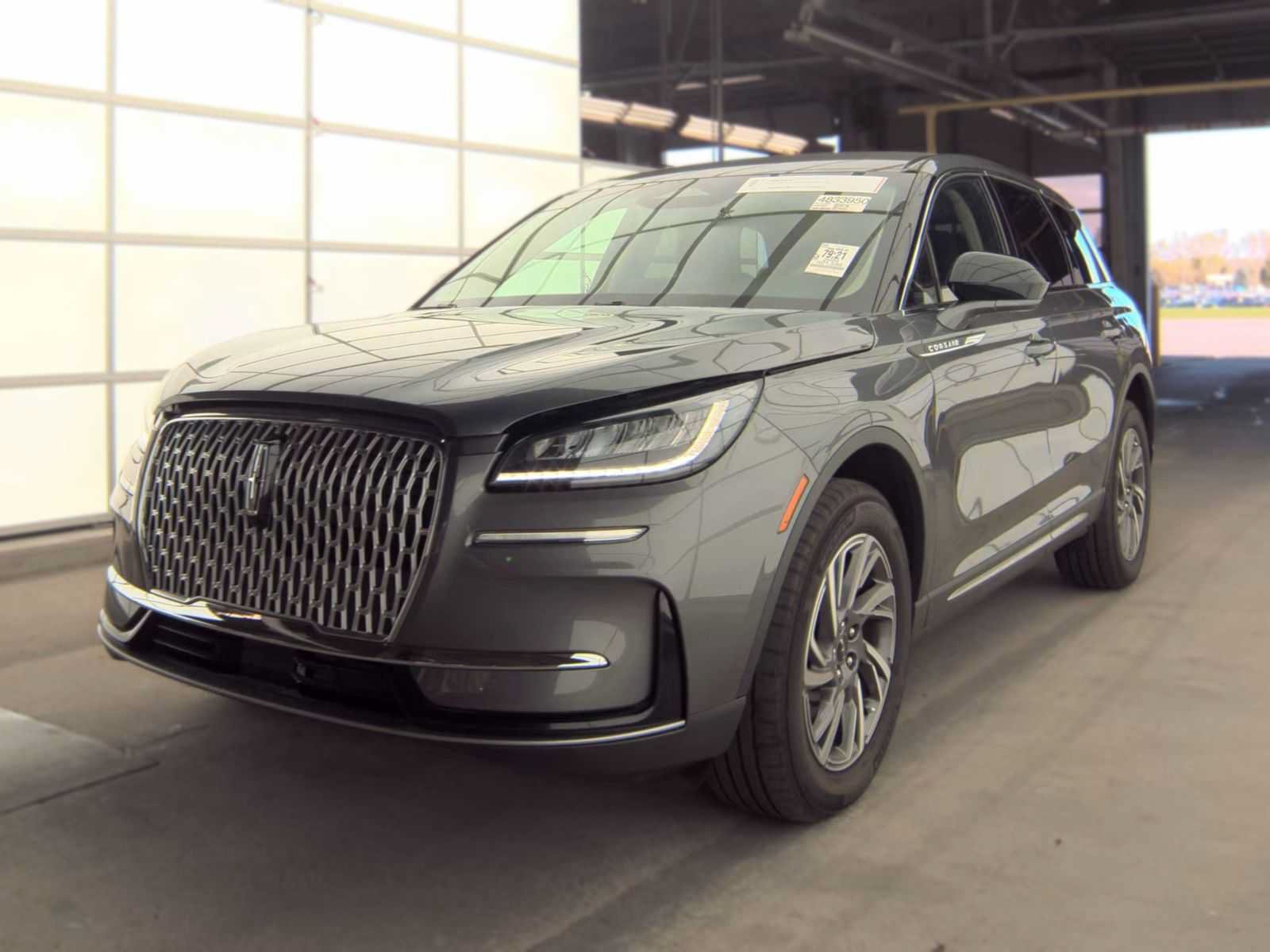 Used 2024 Lincoln Corsair AWD image 2