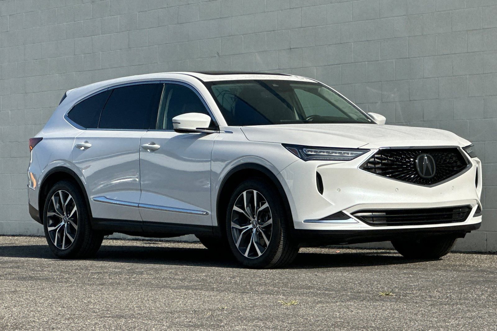 Used 2023 Acura MDX FWD w/ Technology Package image 2