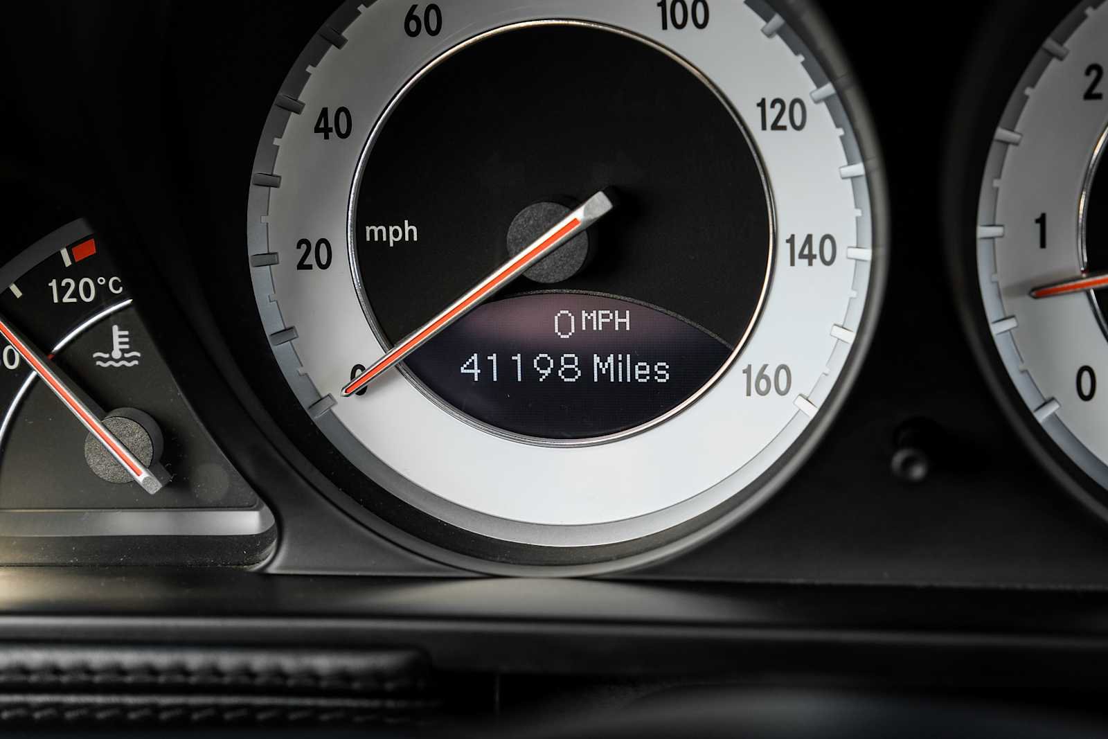 Used 2011 Mercedes-Benz SL 550 image 17