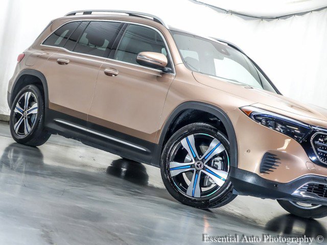 Used 2023 Mercedes-Benz EQB 250+ w/ Exclusive Package image 4