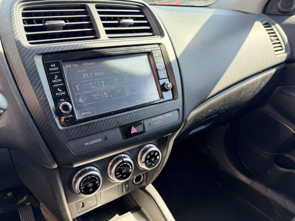 Used 2020 Mitsubishi Outlander Sport ES AWD/4WD image 11