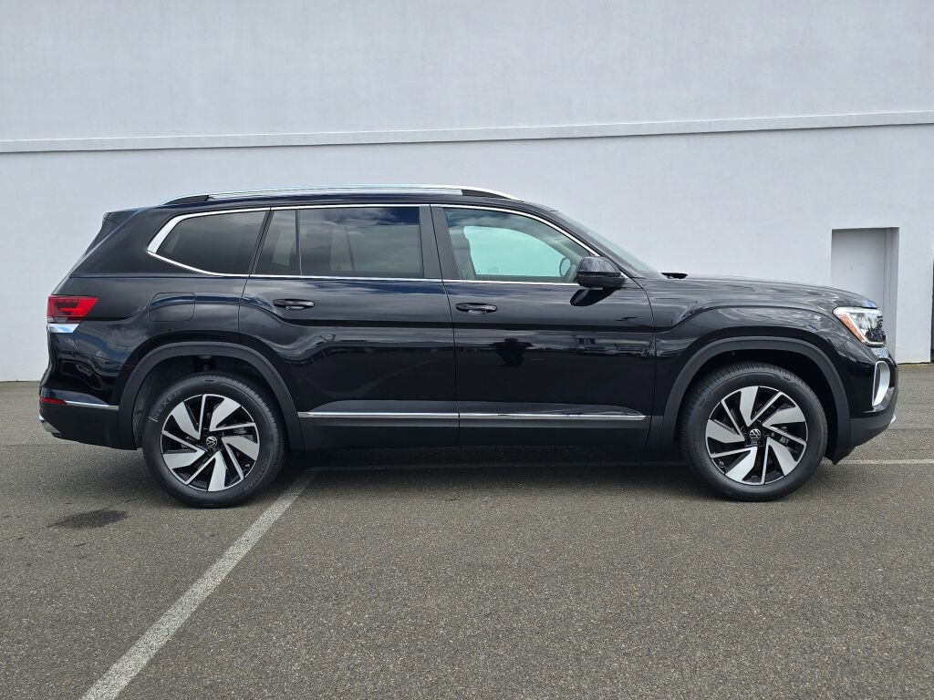 New 2025 Volkswagen Atlas SEL image 3