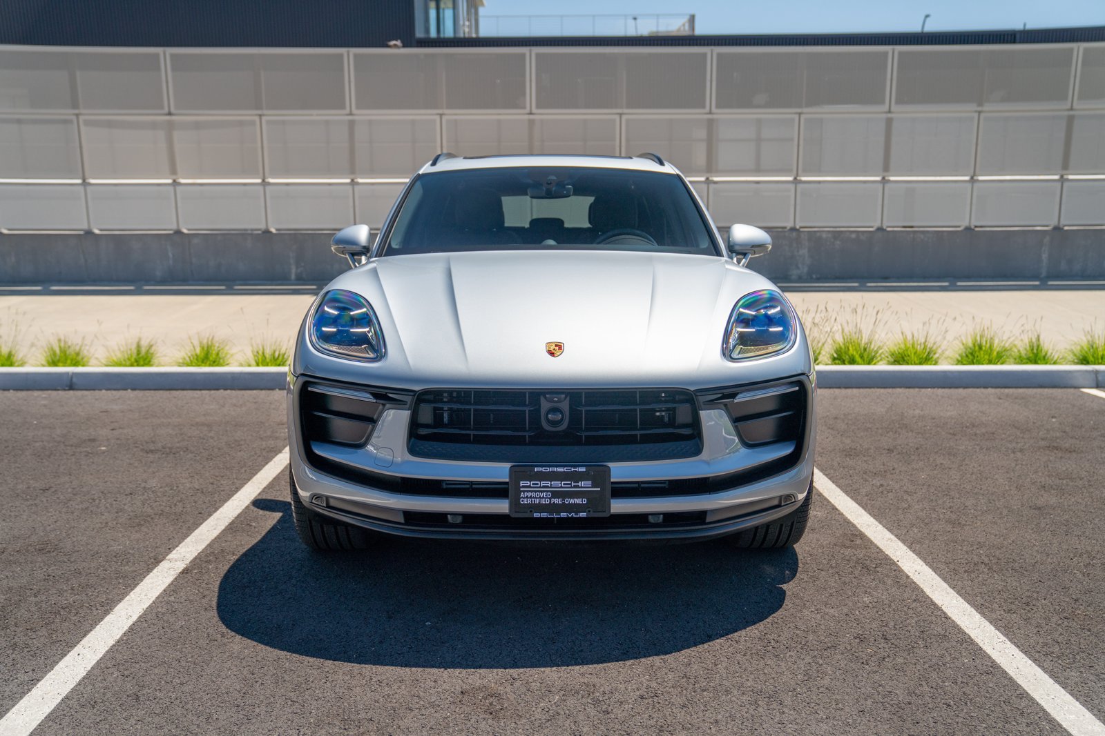 Certified 2026 Porsche Macan AWD/4WD image 6
