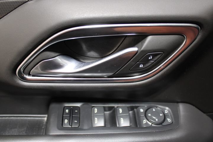 Used 2021 GMC Yukon AT4 image 14