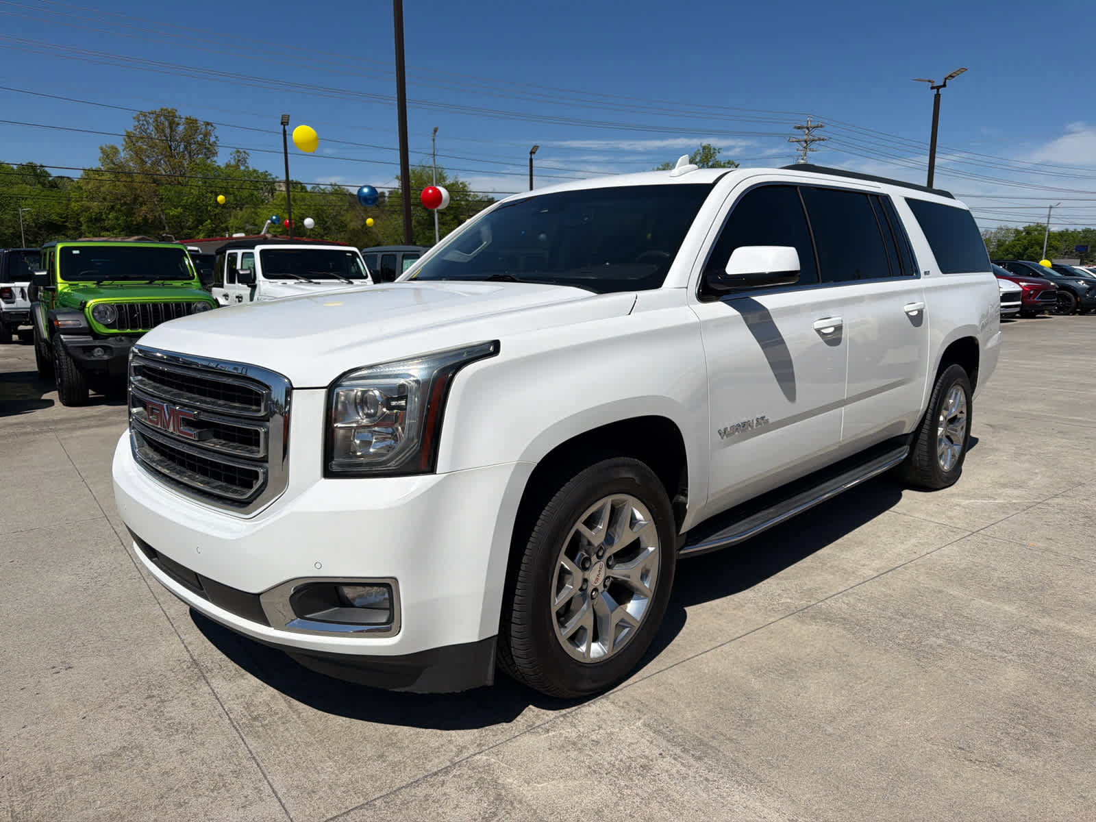 Used 2017 GMC Yukon XL SLT w/ Open Road Package AWD/4WD image 1