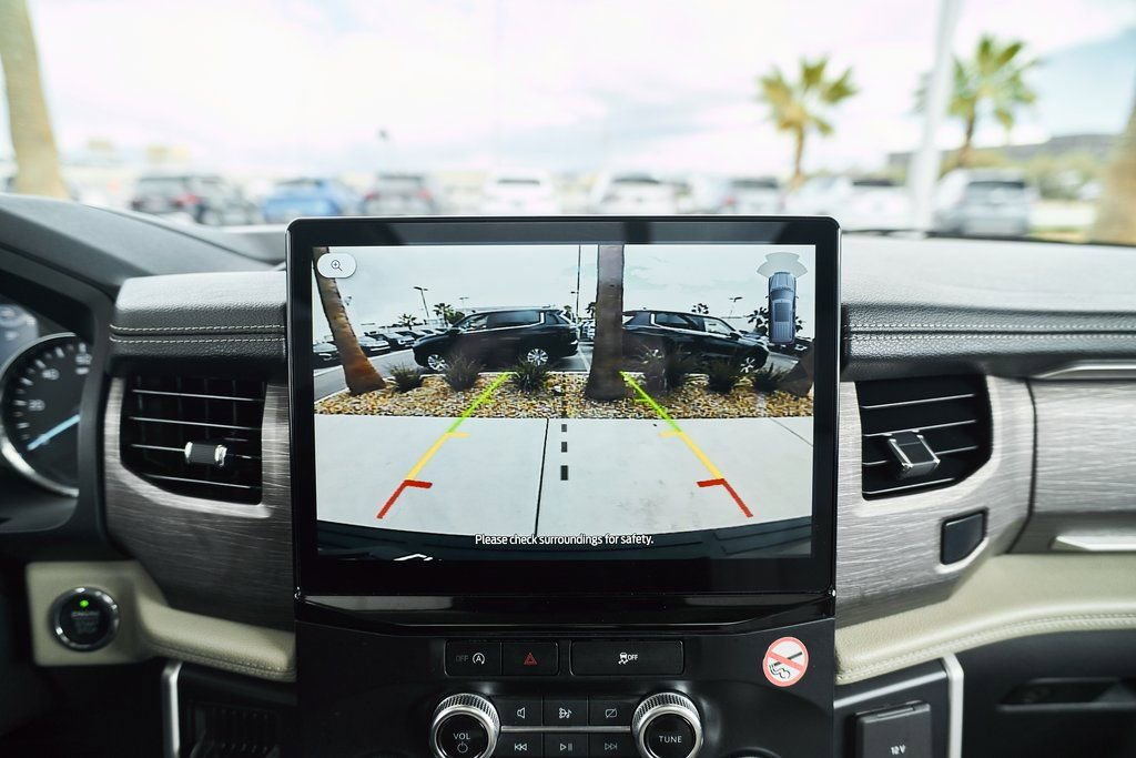 Used 2024 Ford Expedition Limited image 49