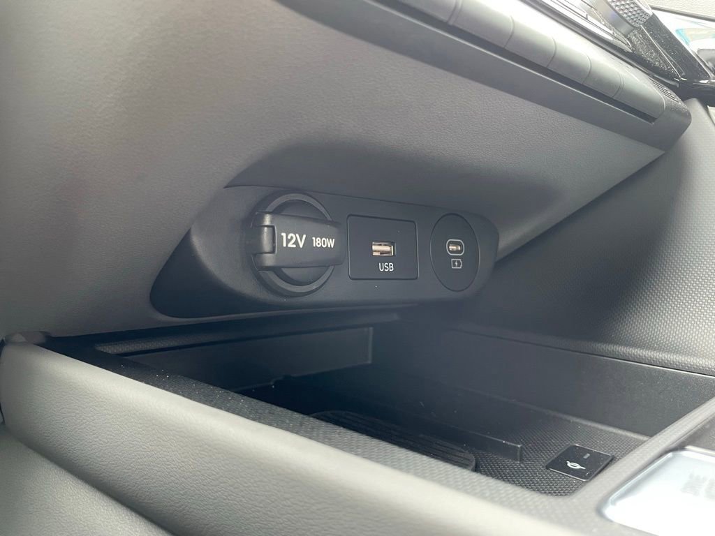 Used 2025 Hyundai Elantra SEL image 20