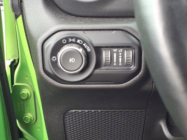 Used 2019 Jeep Wrangler Unlimited Sahara AWD/4WD image 20