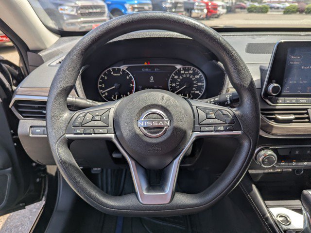 Used 2023 Nissan Altima 2.5 SV FWD image 14
