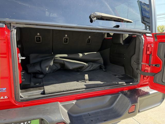 Used 2024 Jeep Wrangler Unlimited AWD/4WD image 24
