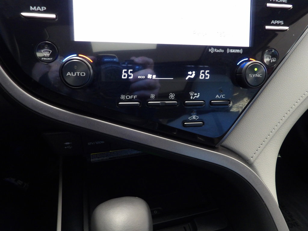 Used 2019 Toyota Camry XSE image 34